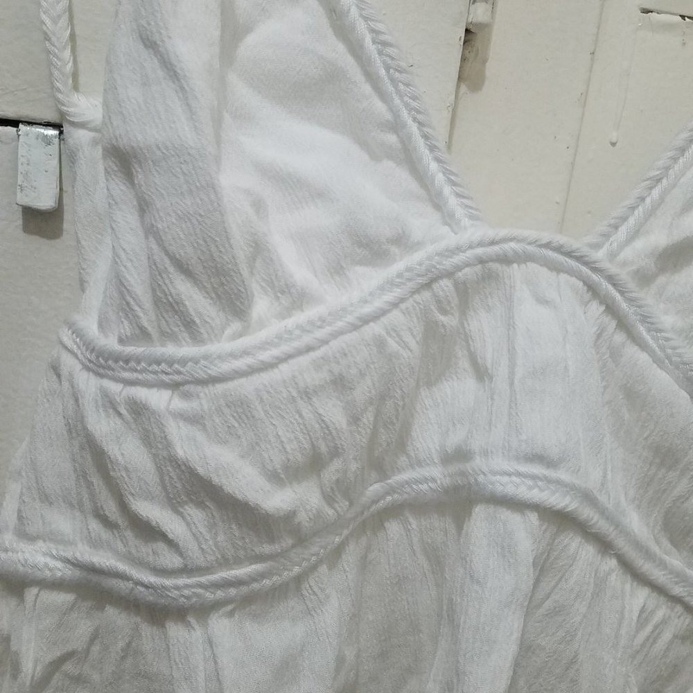 NWT WHITE WOVEN TANK OPEN BACK TOP - Picture 7 of 7